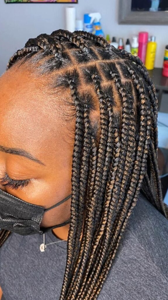 FLAT KNOTLESS BRAIDS